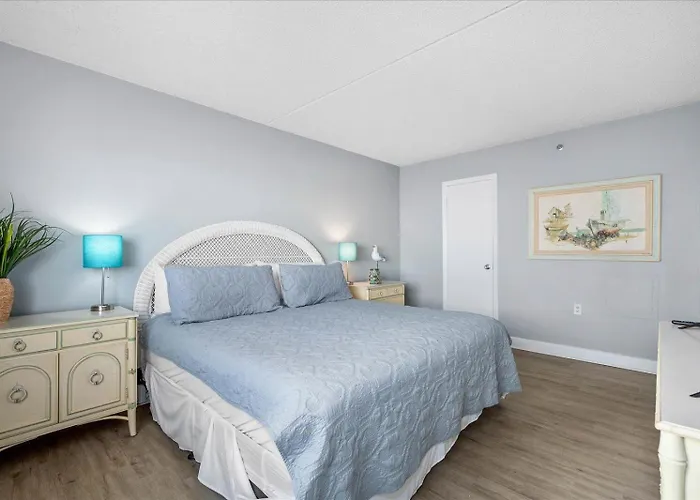 2 Bedroom Luxury With Side Ocean Views & Indoor Pool Ocean City