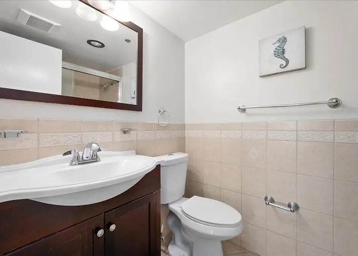 2 Bedroom Luxury With Side Ocean Views & Indoor Pool Holiday home *
