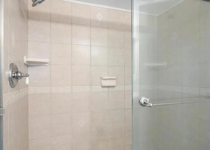 2 Bedroom Luxury With Side Ocean Views & Indoor Pool Holiday home Ocean City